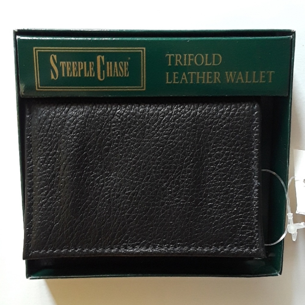 Steeplechase tri-fold men's wallet. NWT